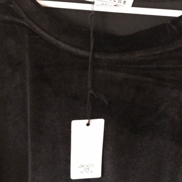 Black Velvet Dress - Picture 7 of 8